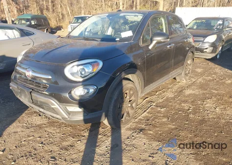 2016 Fiat 500X Trekking z USA, uszkodzony, nr VIN ZFBCFYCT7GP342730